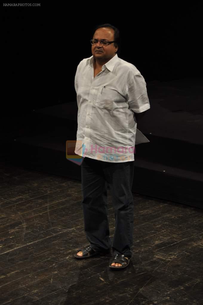 RAkesh Bedi at A K Hangal's prayer meet in Juhu, Mumbai on 27th Aug 2012