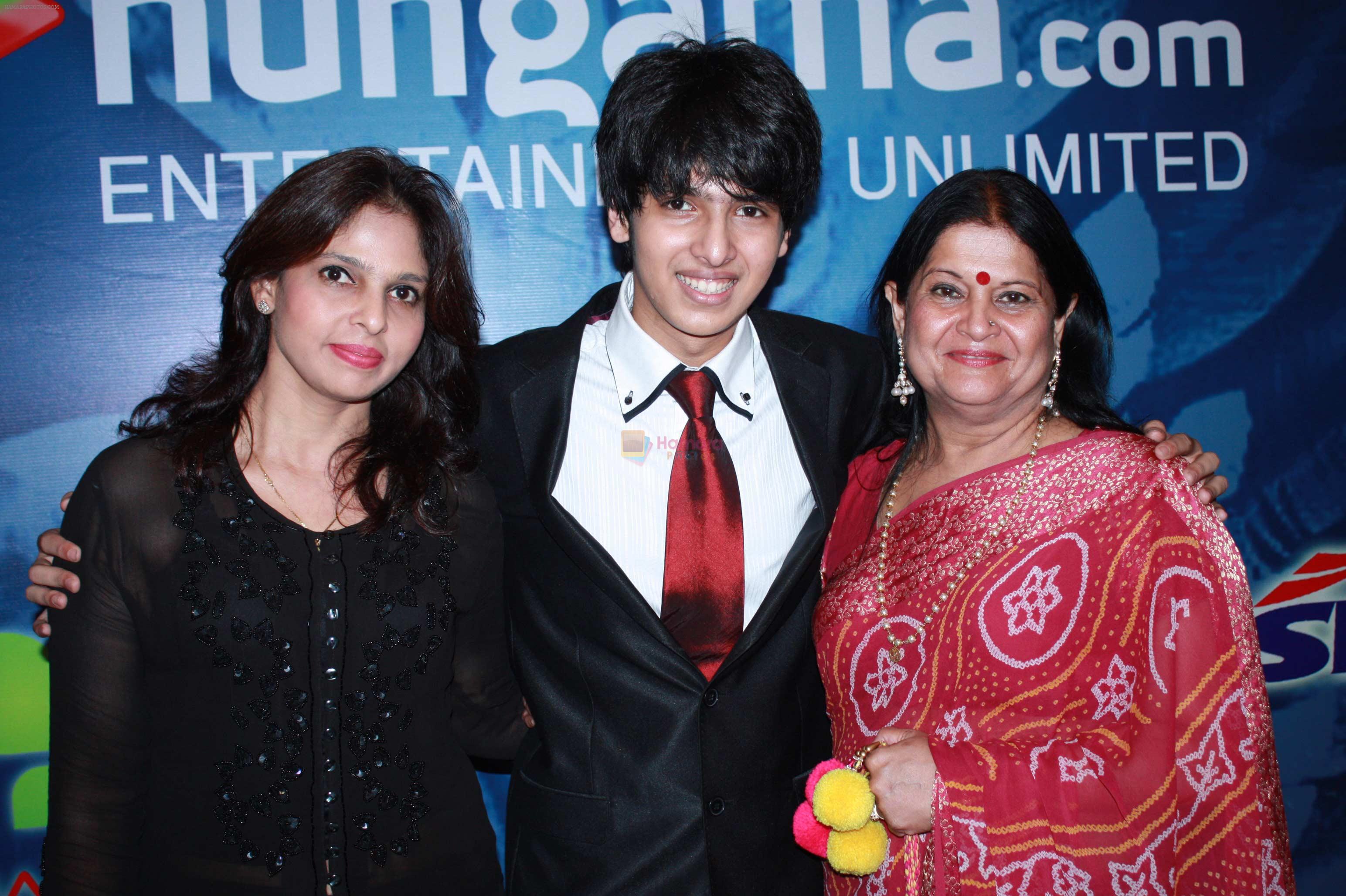Armaan Malik with his Mom and Principal at Armaan Malik victory at CASCADE 2012 inter collegiate competition on 27th Aug 2012