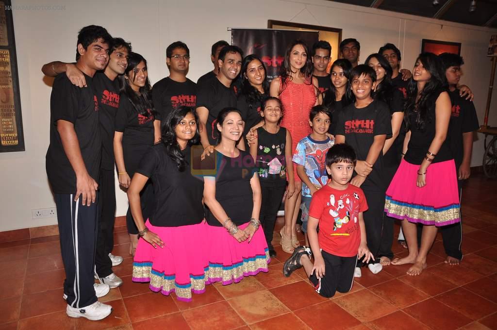 Malaika Arora Khan at Struts Academy event in Mumbai on 27th Aug 2012