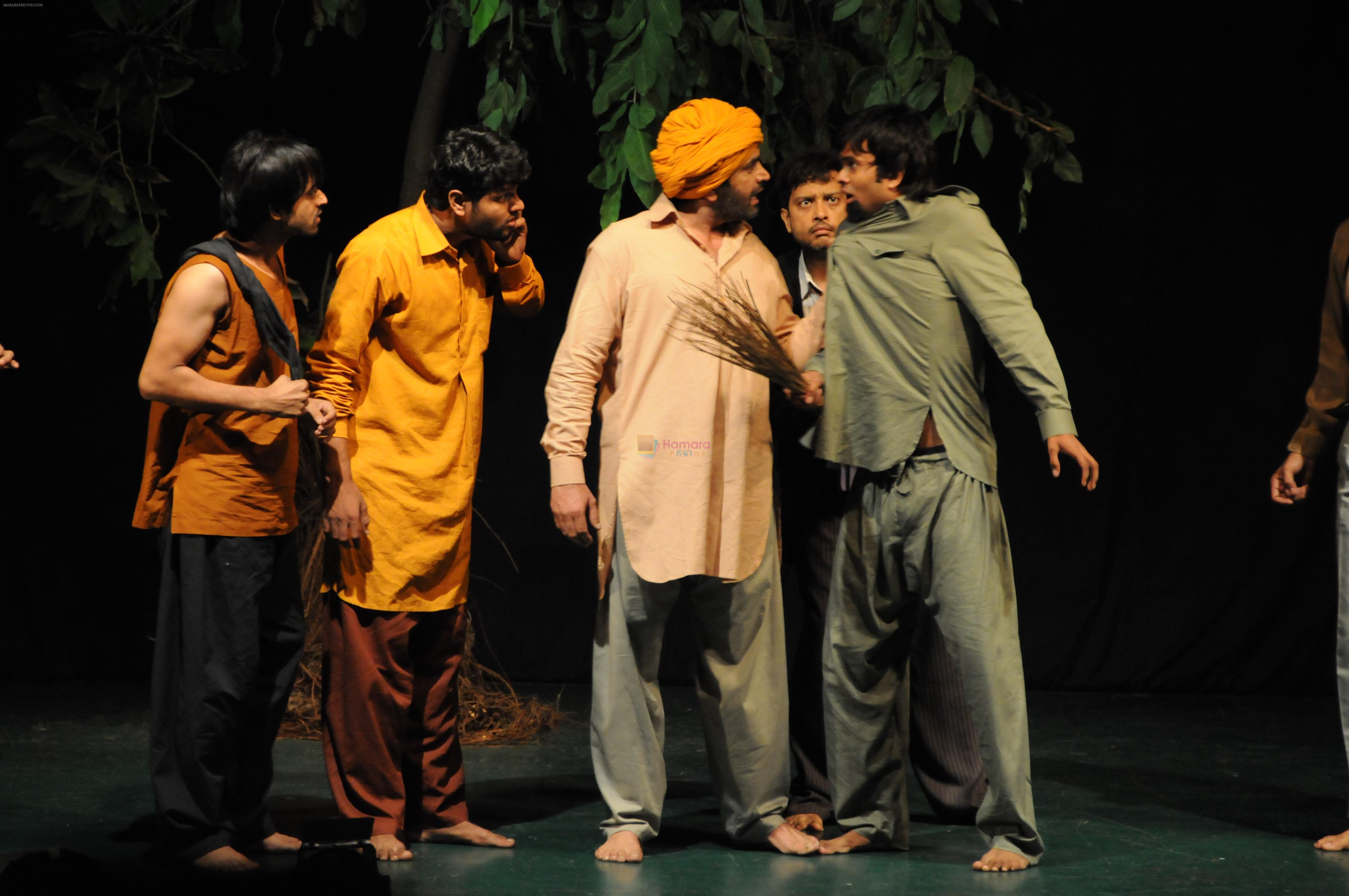 Raja Chaudhary in a play in and as sardar Manto's toba tek singh