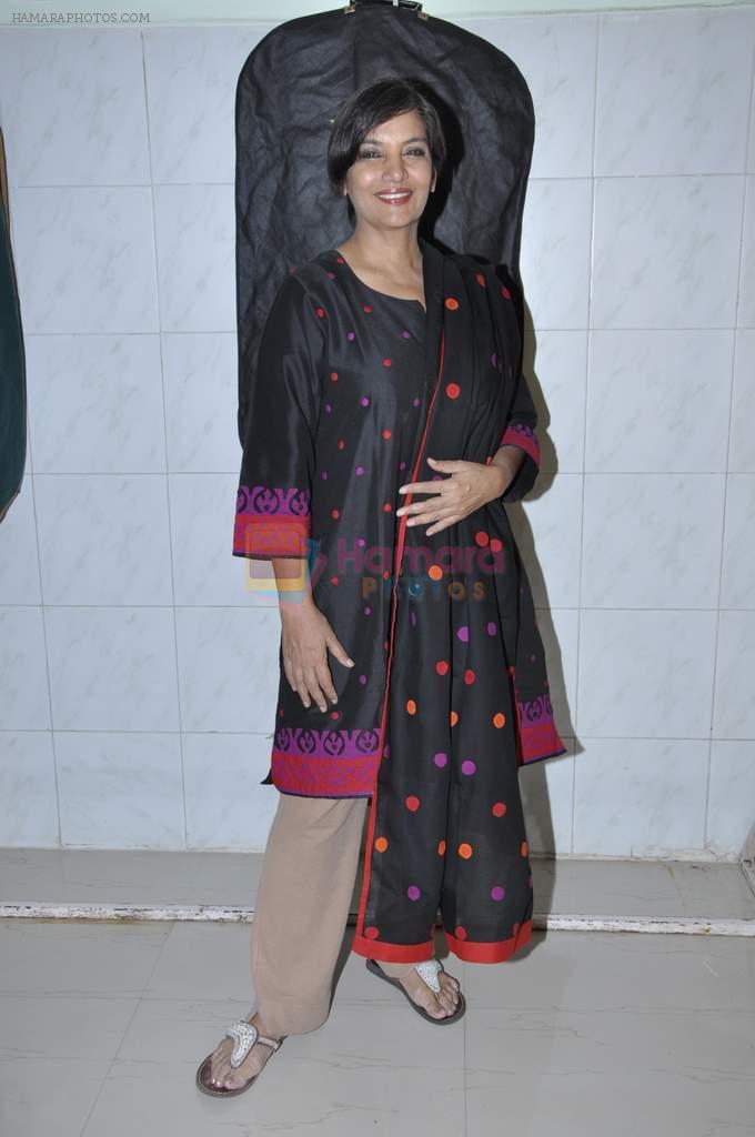 Shabana Azmi at Rael Padamsee's play Broken Images in Sophia Auditorium on 2nd Sept 2012