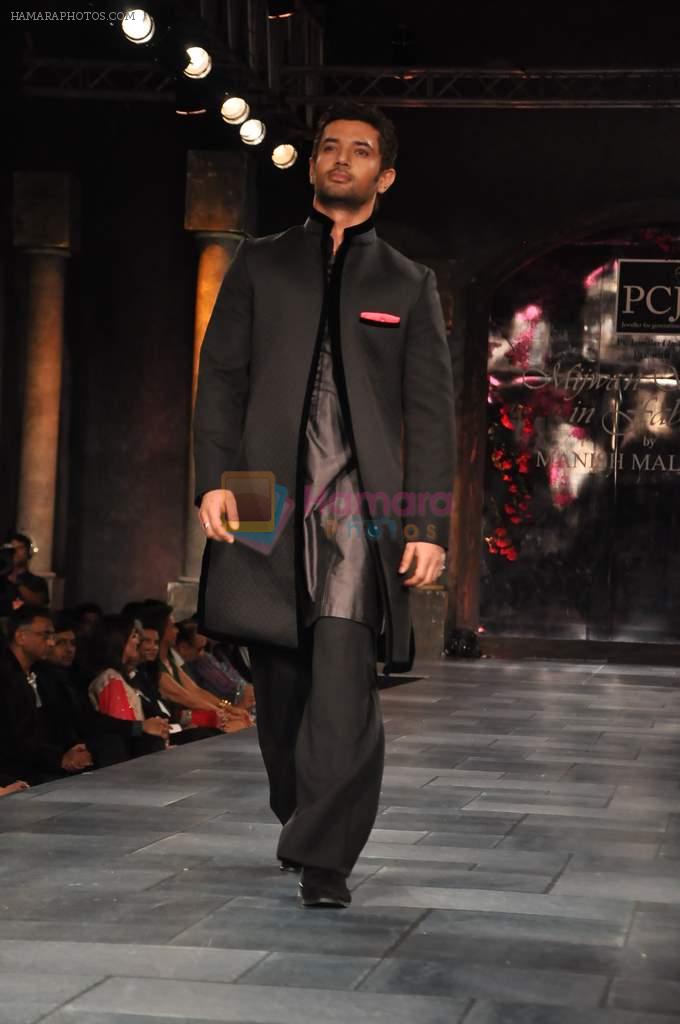 Chirag walks the ramp for Manish Malhotra Designs at Mijwan Sonnets in Fabric 2012 in Grand Hyatt, Mumbai on 3rd Sept 2012