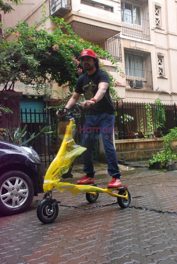 Rannvijay Singh launches Trikke three wheeler carving vehicles in Mumbai on 4th Sept 2012