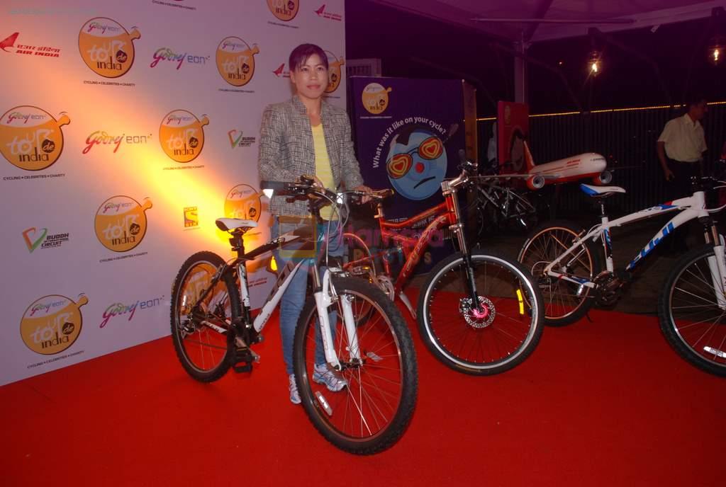 Mary Kom at Godrej Eon cycling event in Tote, Mumbai on 5th Sept 2012