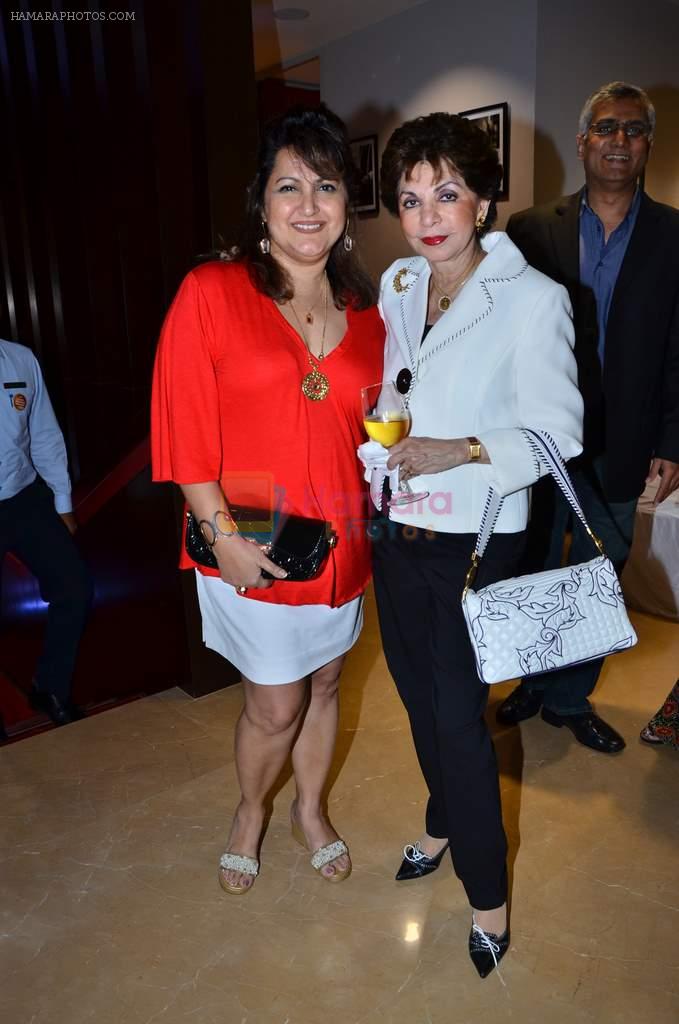 Raell Padamsee at Poonam Soni's Platinum collection in Breach Candy on 6th Sept 2012