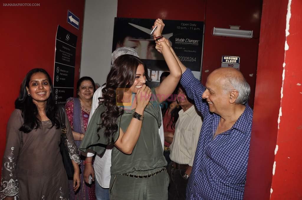 Bipasha Basu, Mahesh Bhatt, Vikram Bhatt at Raaz 3 screening in PVR on 6th Sept 2012