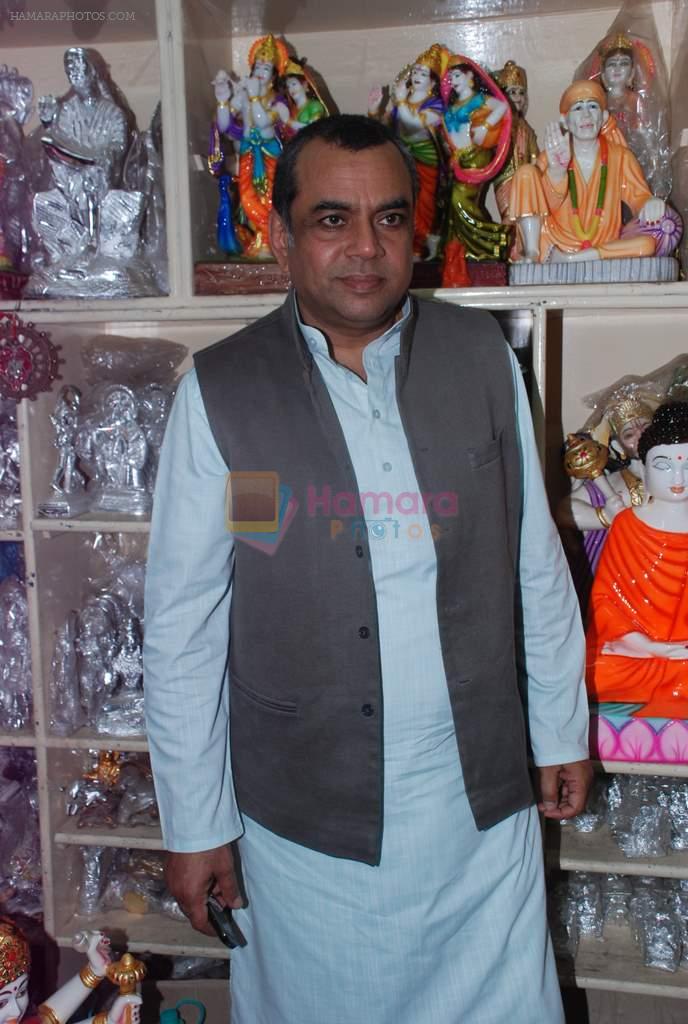Paresh Rawal sells Ganesh idols for the promotion of his film Oh My God on 7th Sept 2012