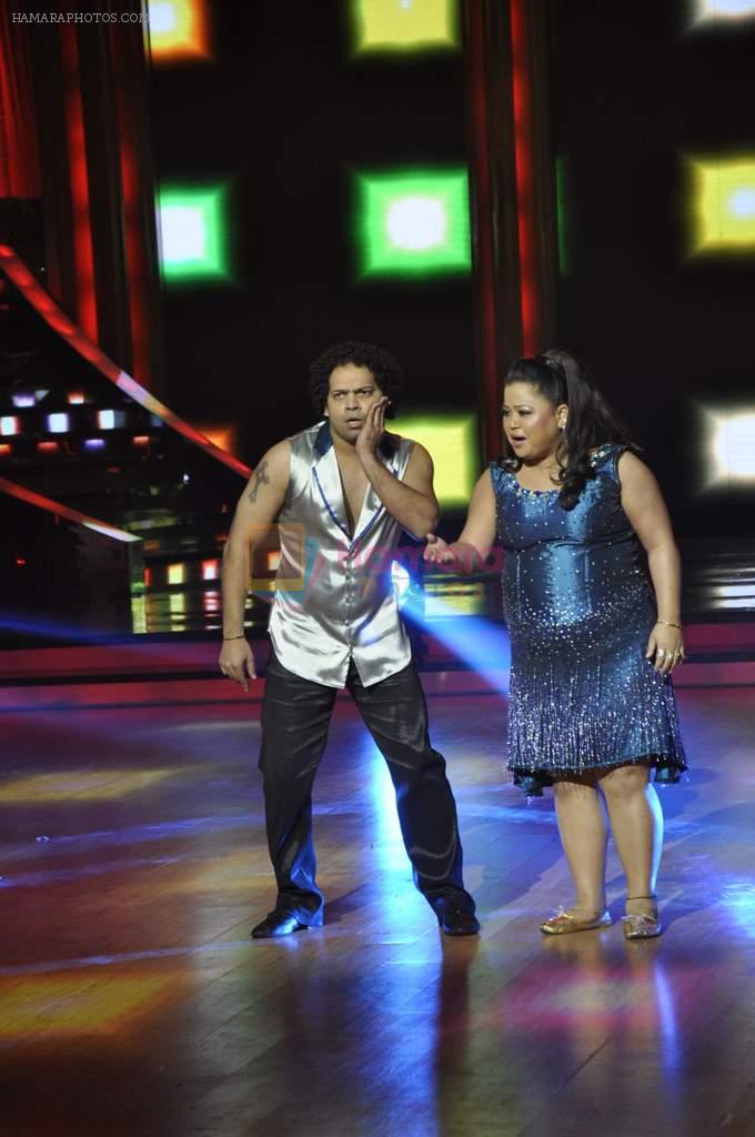 Bharti Singh at Barfi promotions on the sets of Jhalak Dikhhla Jaa in Filmistan, Mumbai on 11th Sept 2012