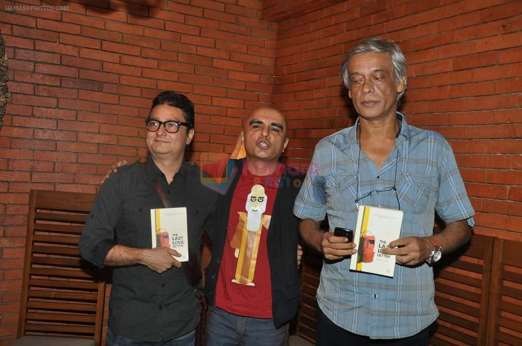Vinay Pathak, Sudhir Mishra at Minty Tejpal's book launch in Le Mangii on 12th Sept 2012