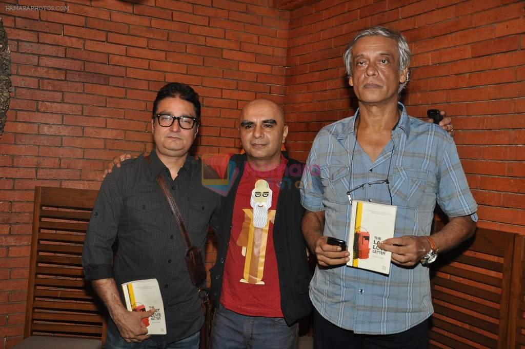 Vinay Pathak, Sudhir Mishra at Minty Tejpal's book launch in Le Mangii on 12th Sept 2012