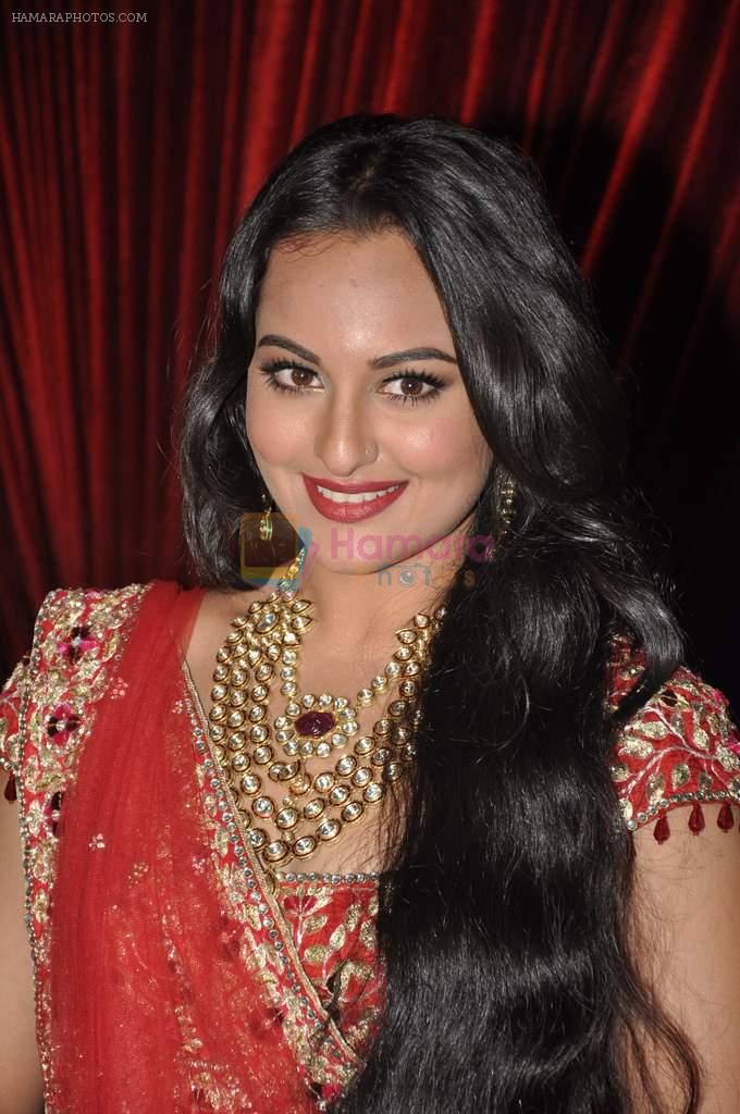 Sonakshi Sinha on Day 2 of Aamby Valley India Bridal Fashion Week 2012 in Mumbai on 13th Sept 2012