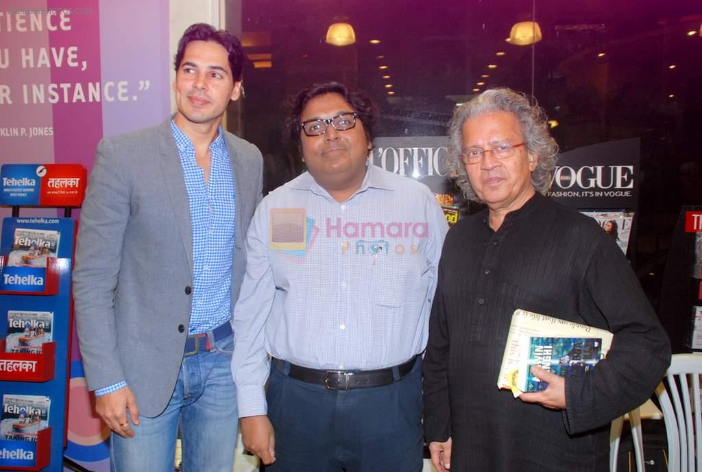 Dino Morea, Anil Dharker at Ashwin Sanghi book launch in Crossword, Mumbai on 13th Sept 2012