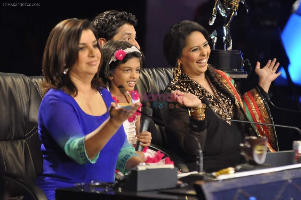 Farah Khan, Geeta Kapur on the sets of Dance Ke Superkids in Famous on 18th Sept 2012