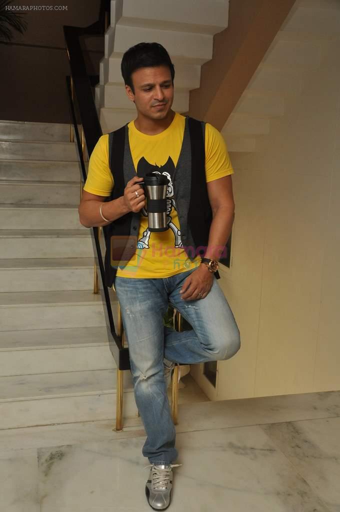 Vivek Oberoi snapped in Sea Princess on 18th Sept 2012