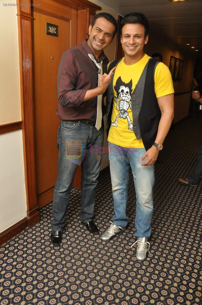 Vivek Oberoi snapped in Sea Princess on 18th Sept 2012