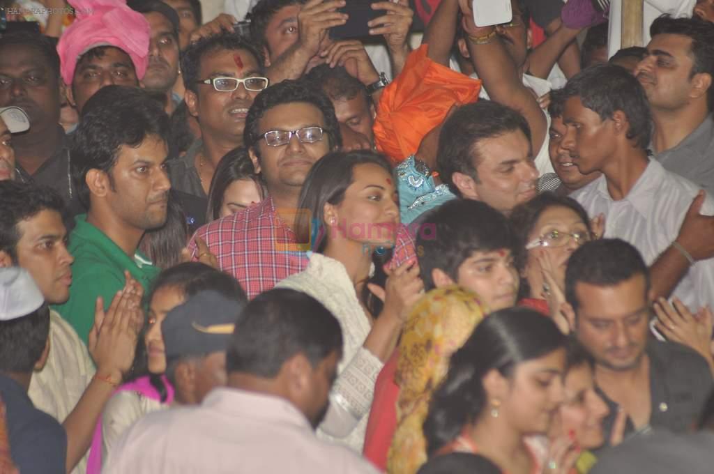 Sonakshi Sinha at Salman Khan's Ganpati Visarjan on 20th Sept 2012