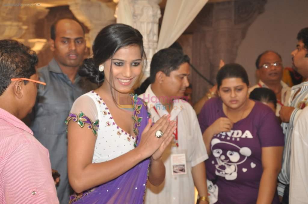 Poonam Pandey at Andheri Ka Raja, Mumbai on 22nd Sept 2012