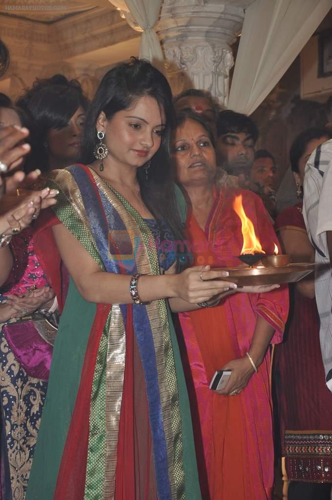 Giaa Manek at Andheri Ka Raja, Mumbai on 22nd Sept 2012