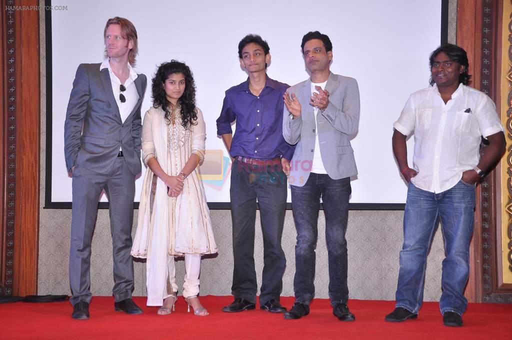 Manoj Bajpai, Alexx at Chittagong film music launch in Sea Princess,  Mumbai on 27th Sept 2012