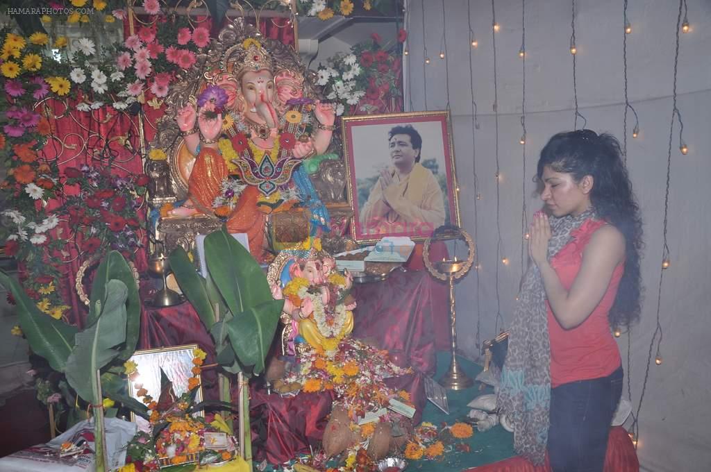 Shweta Kumar at Tseries Ganesha in Mumbai on 28th Sept 2012
