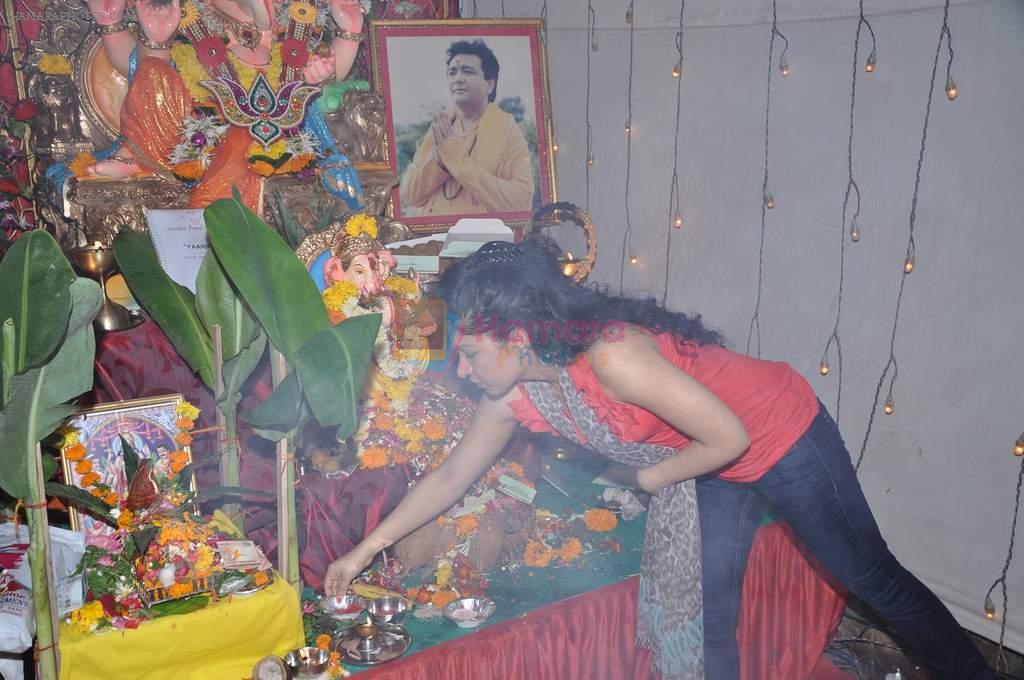 Shweta Kumar at Tseries Ganesha in Mumbai on 28th Sept 2012