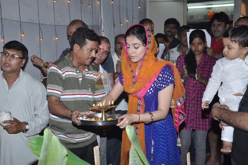 Divya Khosla Kumar at T-series ganpati Visarjan in Andheri, Mumbai on 30th Sept 2012