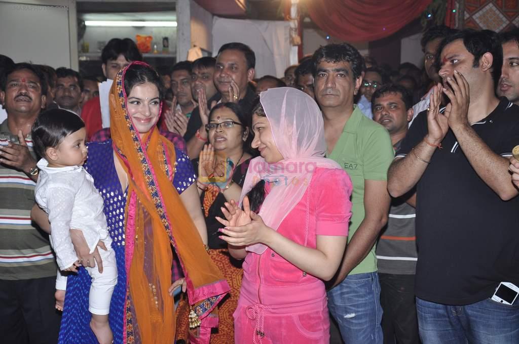 Bhushan Kumar, Shweta Kumar, Divya Khosla Kumar at T-series ganpati Visarjan in Andheri, Mumbai on 30th Sept 2012