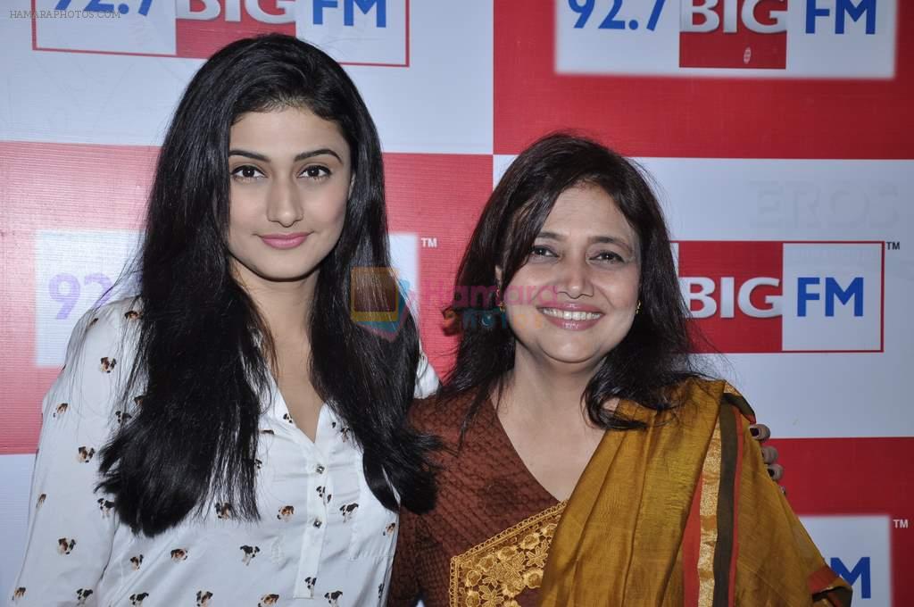 Ragini Khanna and Kamini Khanna at Big FM in Mumbai on 1st Oct 2012,1