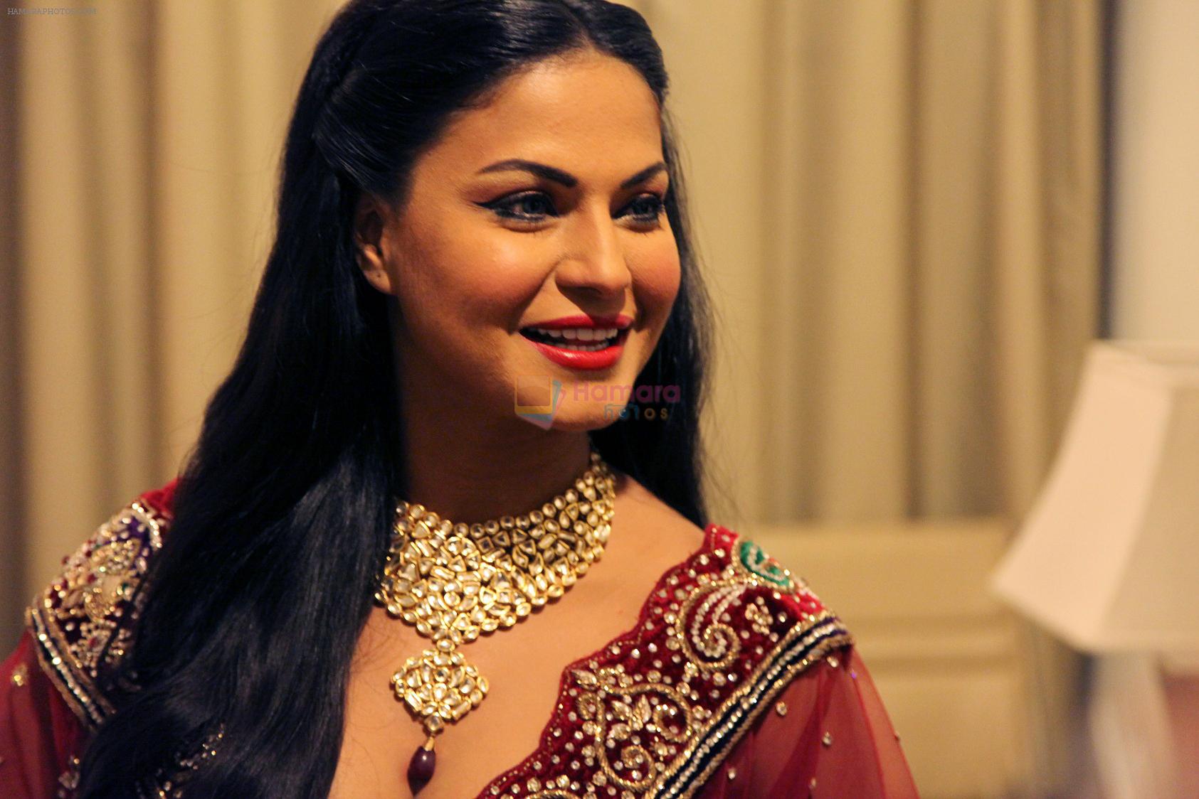 Veena-Malik-Drama-Queen-14