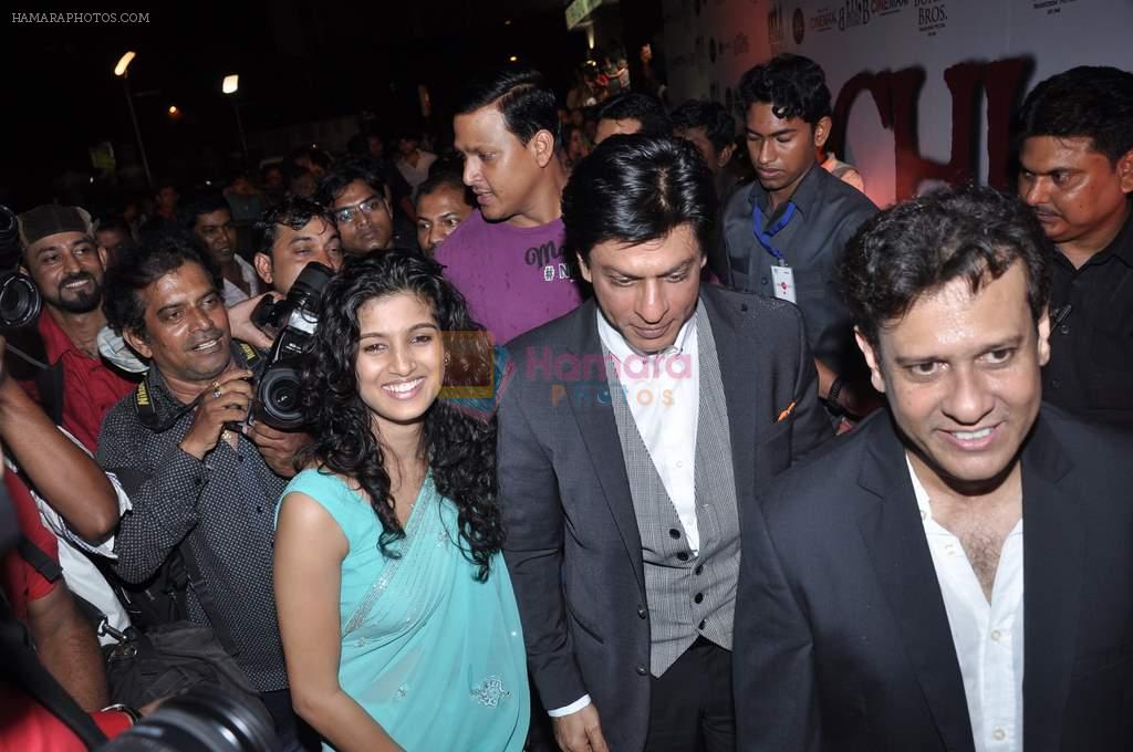 Bedabrata Pain, Vega Tamotia, Shahrukh Khan at the Premiere of Chittagong in Mumbai on 3rd Oct 2012
