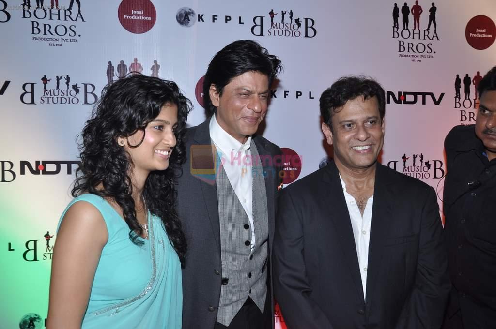Shahrukh Khan, Bedabrata Pain, Vega Tamotia at the Premiere of Chittagong in Mumbai on 3rd Oct 2012