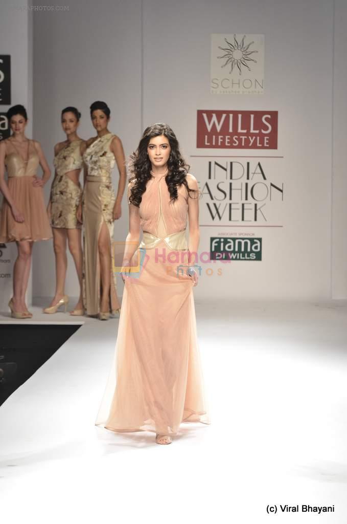 Diana Penty walk the ramp for Sakshee Pradhan Show at Wills Lifestyle India Fashion Week 2012 day 2 on 7th Oct 2012