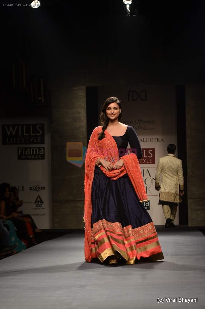 Parineeti Chopra walk the ramp for Manish Malhotra Show at Wills Lifestyle India Fashion Week 2012 day 2 on 7th Oct 2012
