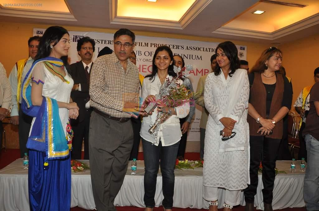 Amrita Rao at free eye check up camp organized by Western India Film Producers Association and Lions Club Of Millennium in Mumbai on 7th Oct 2012