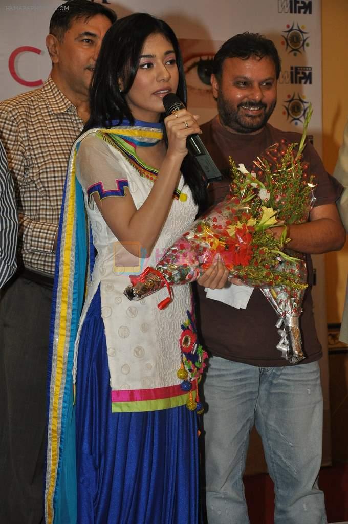 Amrita Rao at free eye check up camp organized by Western India Film Producers Association and Lions Club Of Millennium in Mumbai on 7th Oct 2012