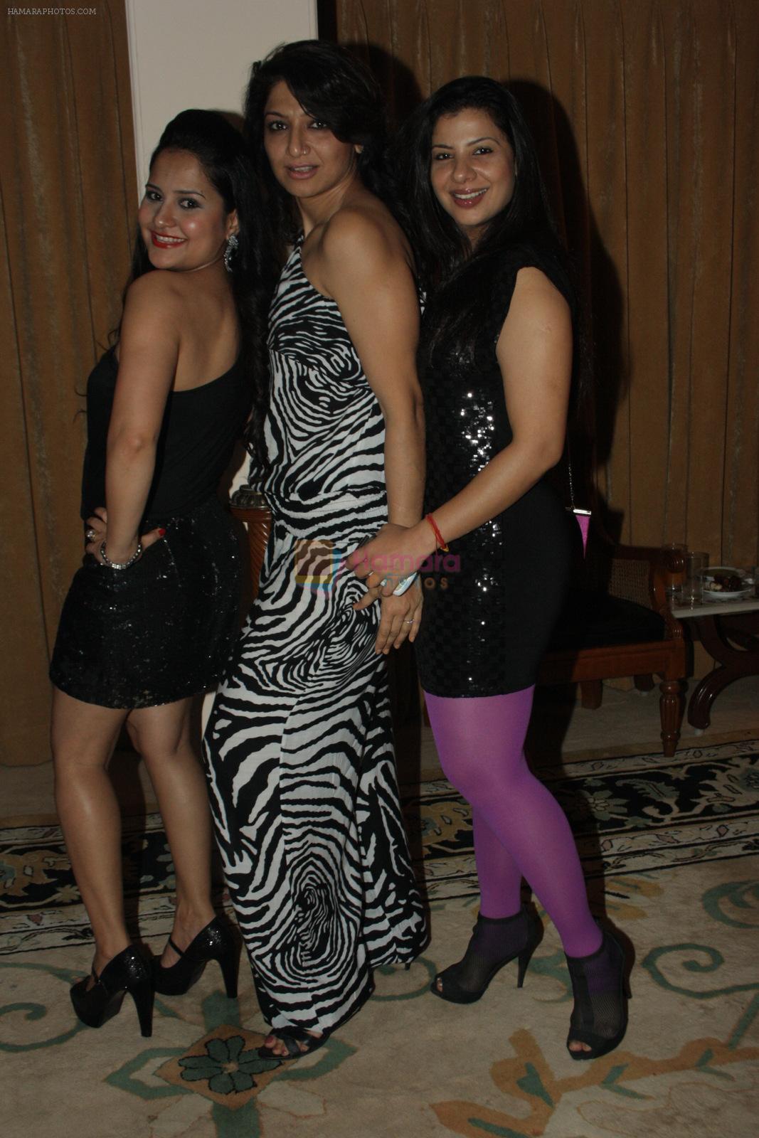 Sambhavna Seth at Model Liza Malik's birthday get-together in Mumbai on 8th Oct 2012