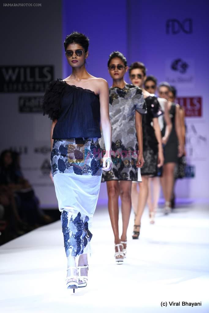 Model walk the ramp for Raj Shroff Show at Wills Lifestyle India Fashion Week 2012 day 5 on 10th Oct 2012