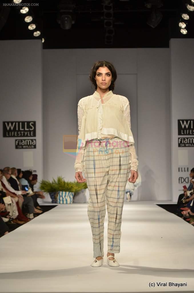 Model walk the ramp for Pero by Aneeth Arora Show at Wills Lifestyle India Fashion Week 2012 day 4 on 9th Oct 2012