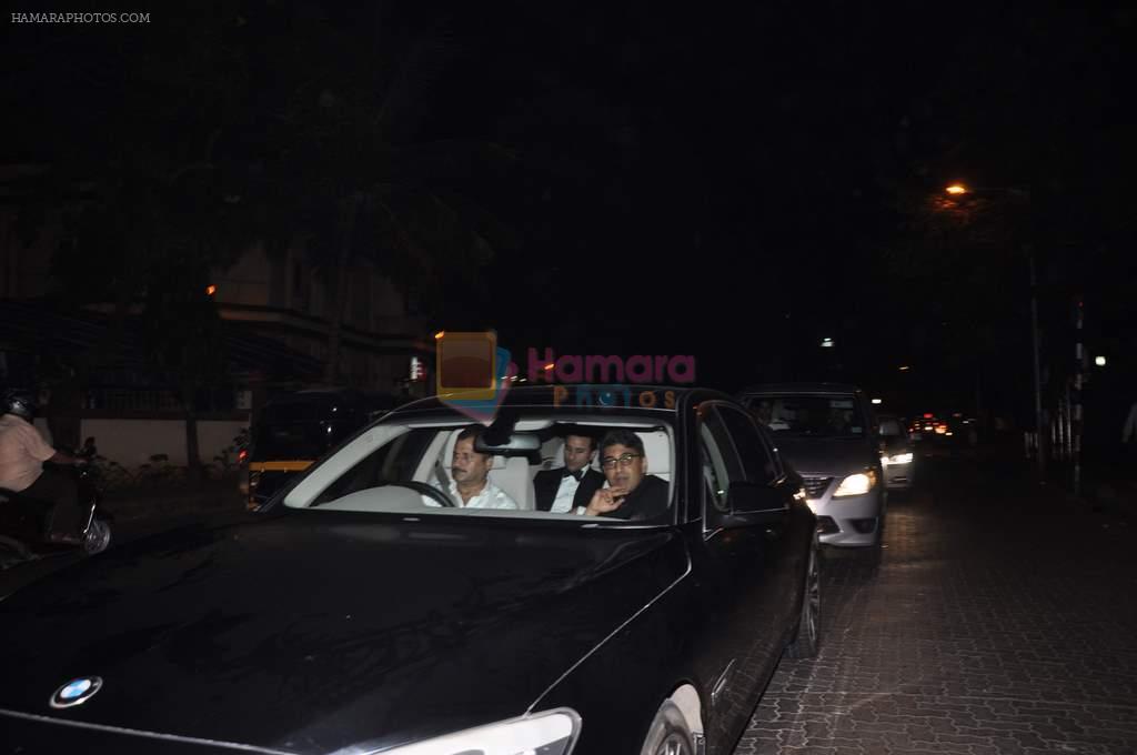 Saif Ali Khan and Kareena Kapoor snapped on their way for a private dinner to Taj Hotel in Mumbai on 15th Oct 2012
