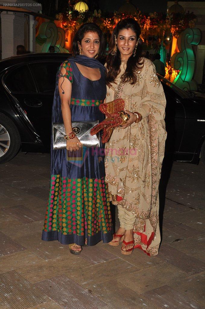 Raveena Tandon, Krishika Lulla at Sanjay and Manyata Dutt's Mata Ki Chowki in Bandra, Mumbai on 16th Oct 2012