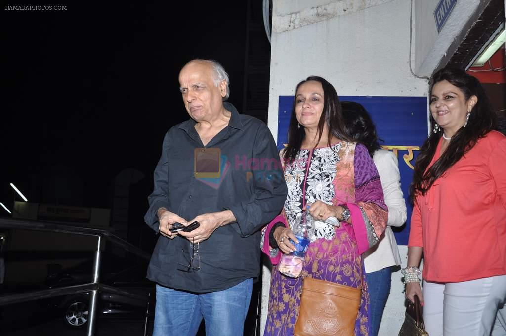 Mahesh Bhatt, Soni Razdan at Student of the year special screening in PVR, Mumbai on 18th Oct 2012