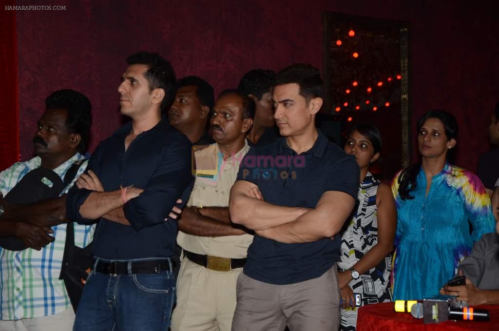 aamir Khan, Ritesh Sidhwani at the music launch of film Talaash in Mumbai on 18th Oct 2012
