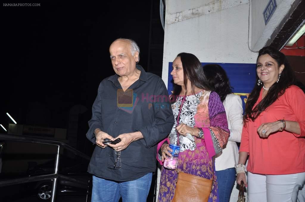 Mahesh Bhatt, Soni Razdan at Student of the year special screening in PVR, Mumbai on 18th Oct 2012