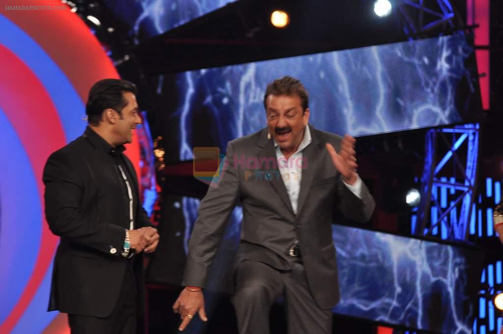 Sonakshi Sinha, Sanjay Dutt, Salman Khan on the sets of Bigg Boss 6 in Lonavla, Mumbai on 19th Oct 2012