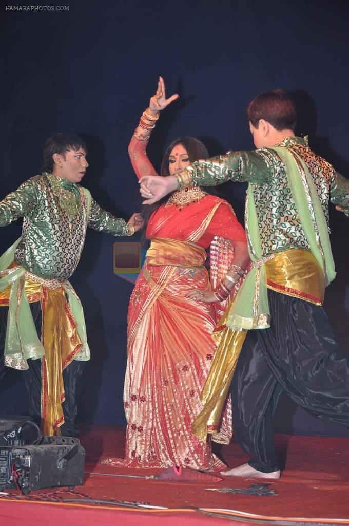 Rituparna Sengupta at DN Nagar durga pooja in Andheri, Mumbai on 20th Oct 2012