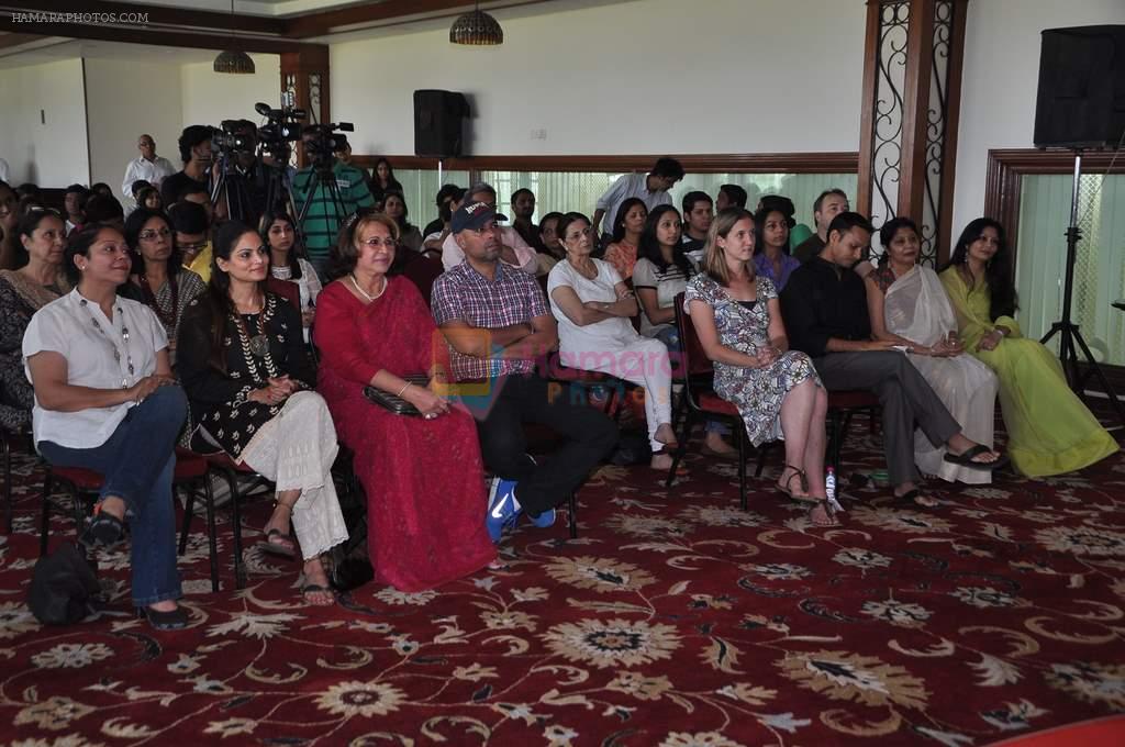 Helen, Alvira Khan Agnihotri, Atul Agnihotri at the launch of Abhishek Sharma's Fitness on the go book in MCA on 20th Oct 2012