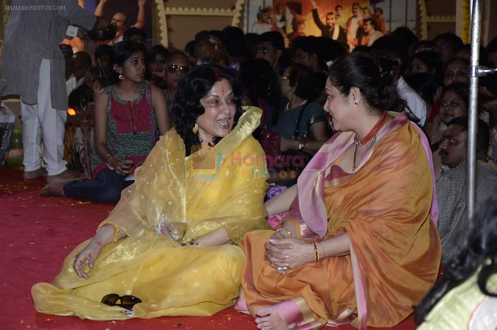 Moushumi Chatterjee, Tina Ambani at North Mumbai durga pooja in Mumbai on 22nd Oct 2012
