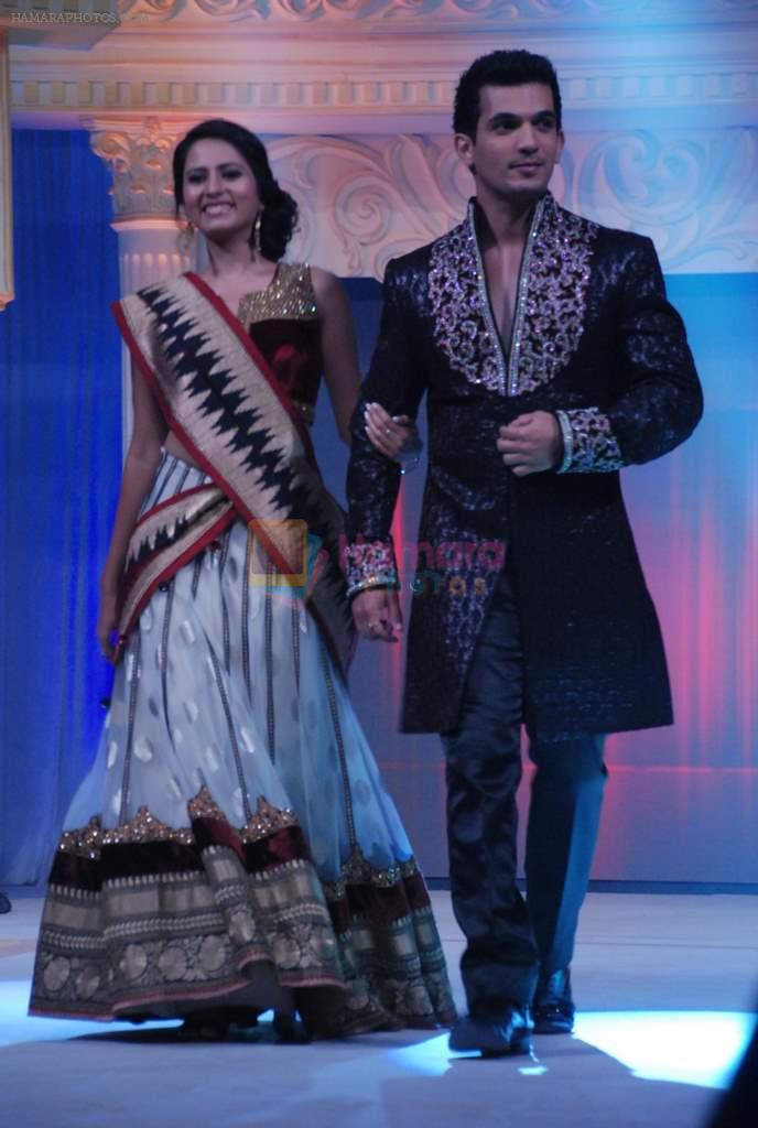 Sargun Mehta at ITA Awards in Mumbai on 21st Oct 2012