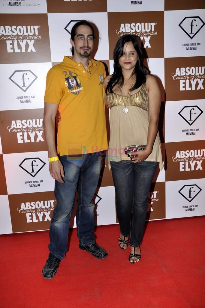 Adam Bedi, Nisha Harale at Sun Dance Party by Absolut Elyx in Mumbai on 21st Oct 2012