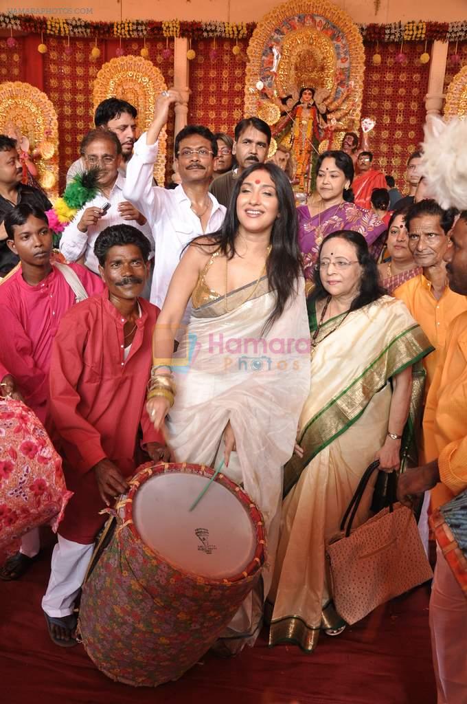 Rituparna Sengupta at dn nagar durga pooja in Mumbai on 21st Oct 2012